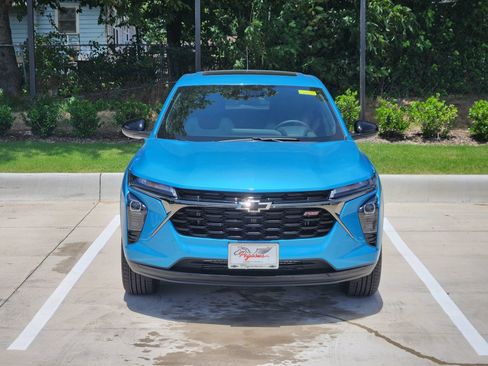 New 2026 Chevrolet Trax RS w/ Sunroof Package FWD image 6