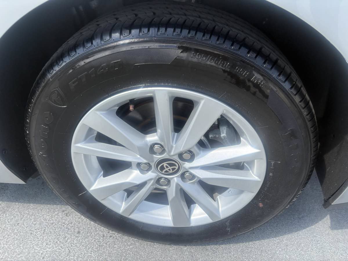 Used 2025 Toyota Camry LE FWD image 10