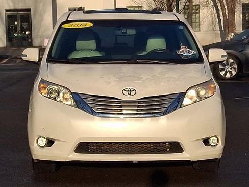 Used 2014 Toyota Sienna Limited image 2