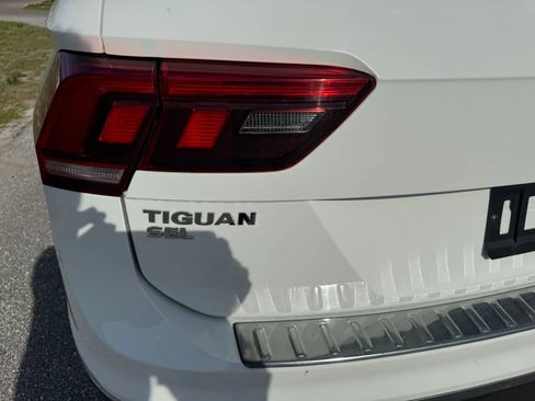 Used 2019 Volkswagen Tiguan SEL Premium image 9