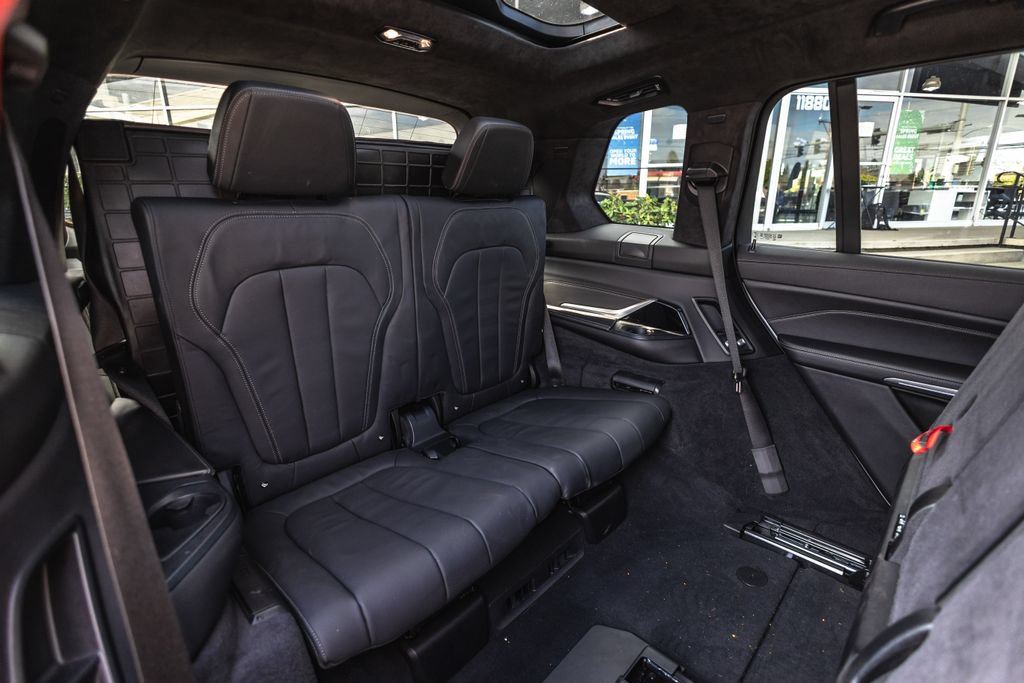 Used 2022 BMW X7 M50i AWD/4WD image 38