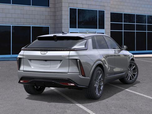 New 2026 Cadillac Lyriq V AWD/4WD image 5