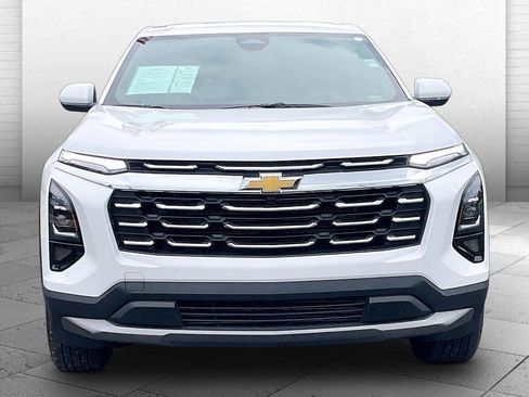 Used 2026 Chevrolet Equinox LT FWD image 2