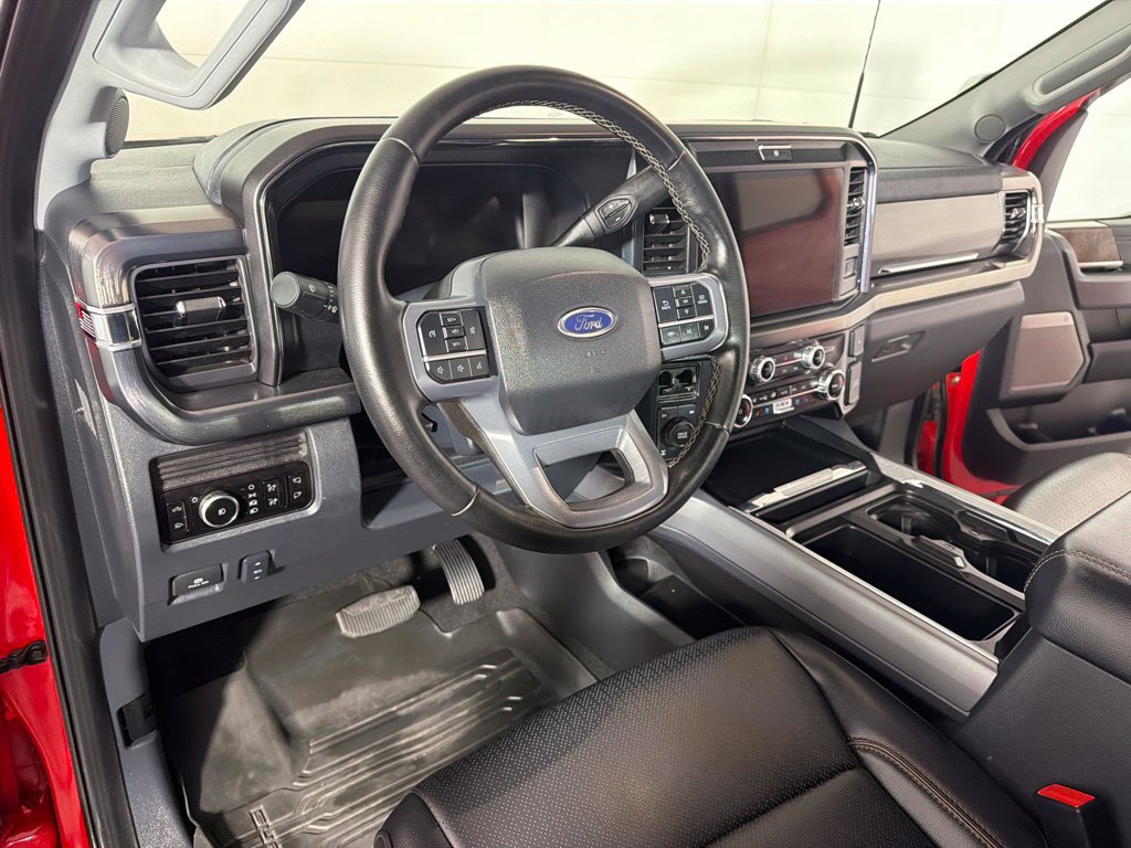 Used 2025 Ford F350 Lariat w/ Black Appearance Package AWD/4WD image 9