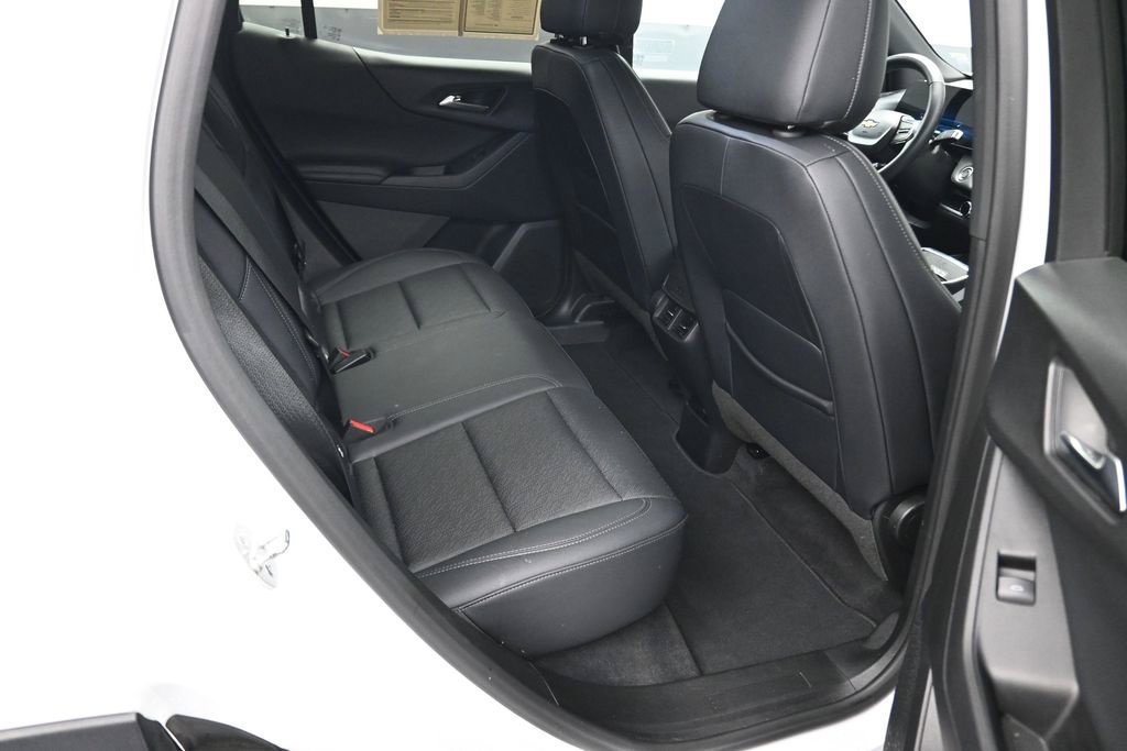 Used 2025 Chevrolet Equinox LT w/ Convenience Package II FWD image 24