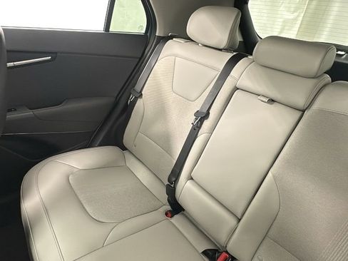 New 2025 Kia Niro EX Touring image 14