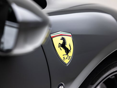 Certified 2022 Ferrari F8 Tributo RWD image 25