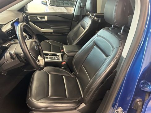 Used 2021 Ford Explorer XLT w/ Equipment Group 202A image 18