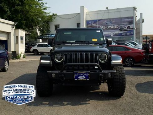Used 2019 Jeep Wrangler Unlimited Sahara AWD/4WD image 2