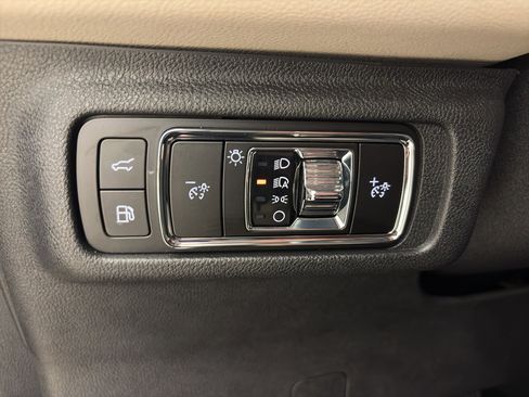 Used 2025 Lincoln Corsair Grand Touring w/ Equipment Group 301A image 21