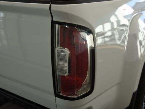 Used 2022 GMC Canyon Elevation Standard w/ Convenience Package image 9