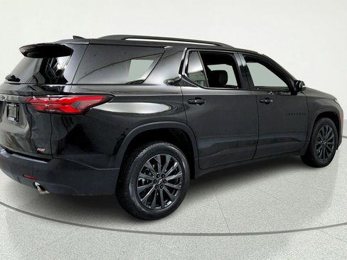 Used 2023 Chevrolet Traverse RS FWD image 5