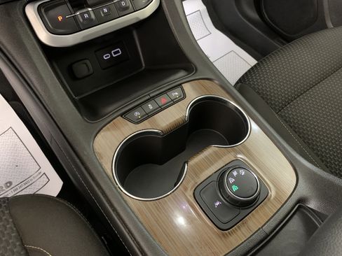 Used 2023 GMC Acadia SLE w/ Elevation Edition image 27