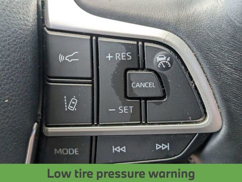 Used 2022 Toyota Highlander XSE FWD image 22