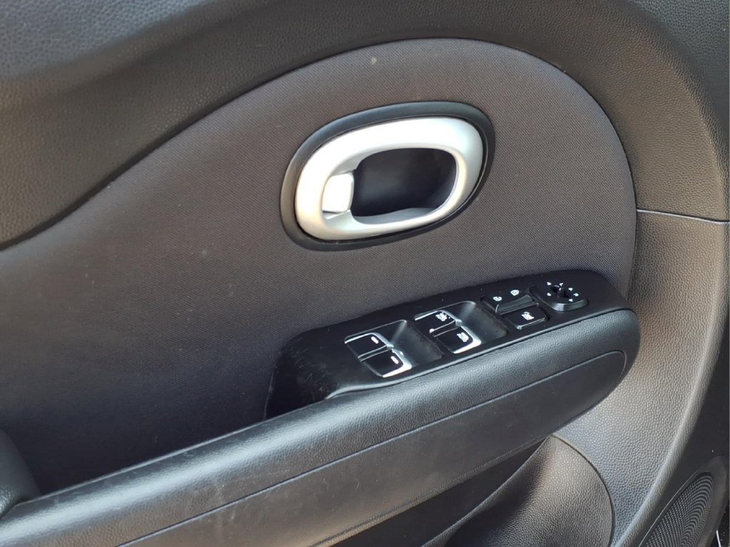 Used 2018 Kia Soul + FWD image 14