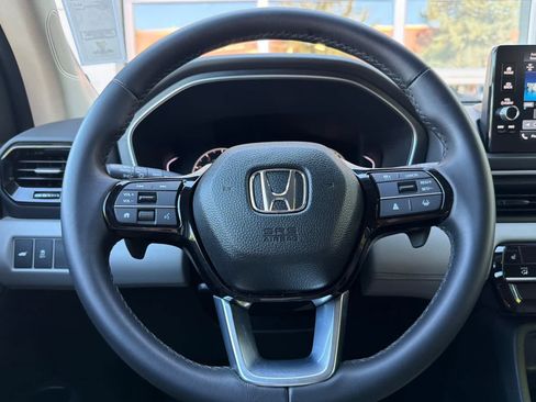 Used 2025 Honda Pilot EX-L image 26