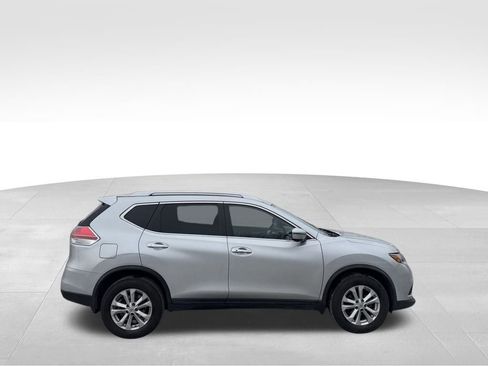 Used 2016 Nissan Rogue SV w/ SV Premium Package image 11