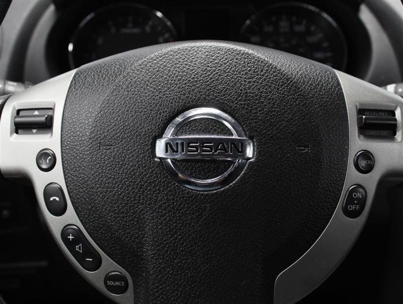 Used 2013 Nissan Rogue SV w/ Premium Pkg AWD/4WD image 12
