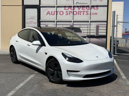 Used 2023 Tesla Model 3 Standard Range RWD image 2