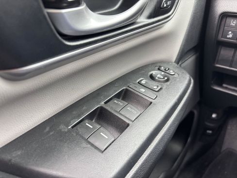 Used 2018 Honda CR-V Touring image 26