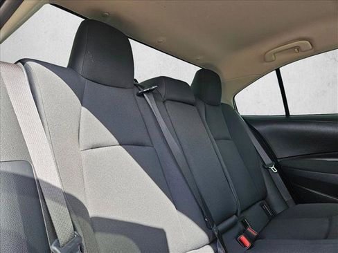 Used 2025 Toyota Corolla LE FWD image 12