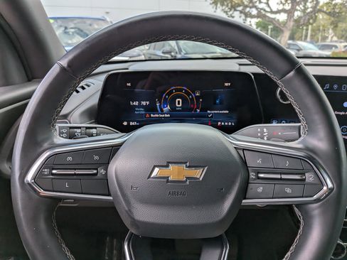 Used 2024 Chevrolet Traverse LT image 27