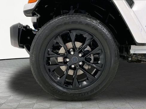 Used 2024 Jeep Wrangler Unlimited Sahara AWD/4WD image 26