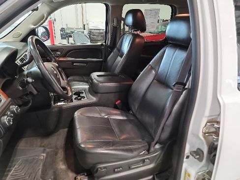 Used 2014 GMC Yukon XL SLT AWD/4WD image 17
