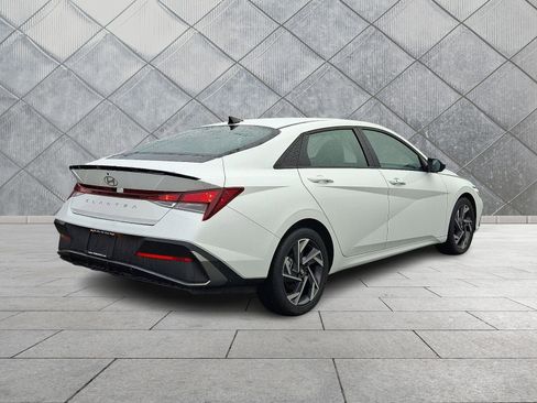 Certified 2025 Hyundai Elantra Sport image 7