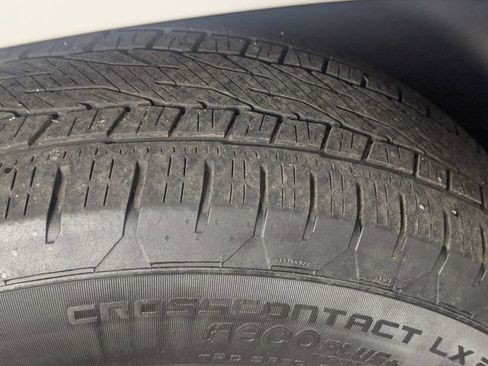 Used 2018 Chevrolet Tahoe LT AWD/4WD image 9