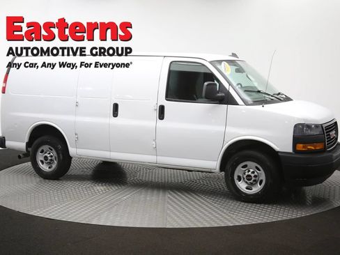 Used 2022 GMC Savana 2500 RWD image 40