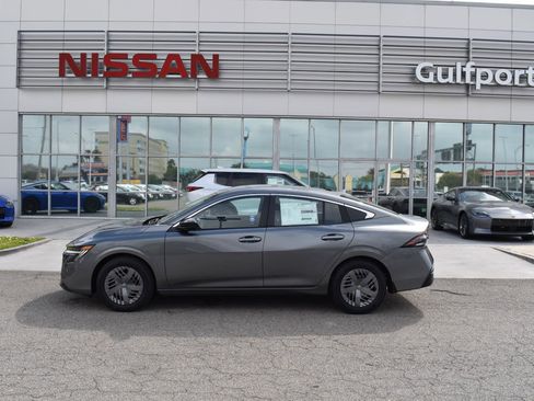 Used 2026 Nissan Sentra SV w/ Floor Mat Package FWD image 3