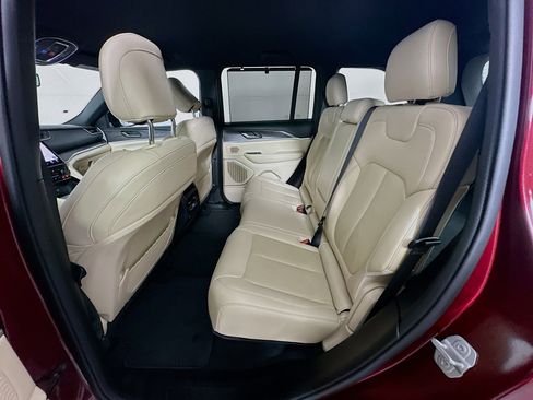 Used 2023 Jeep Grand Cherokee Limited w/ Luxury Tech Group II image 29