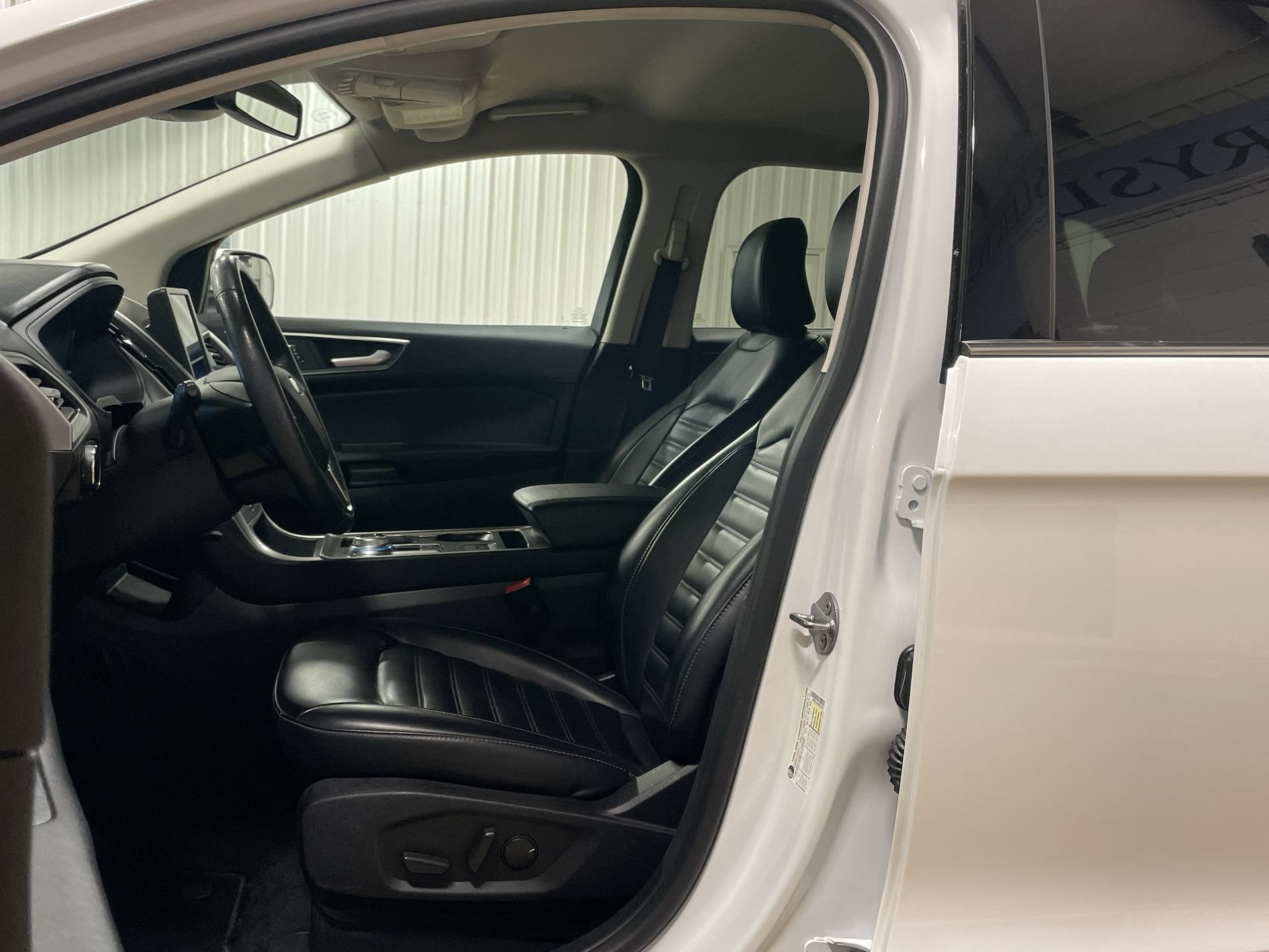 Used 2024 Ford Edge SEL AWD/4WD image 14