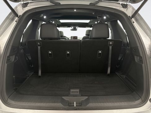 Used 2025 Honda Pilot TrailSport image 23
