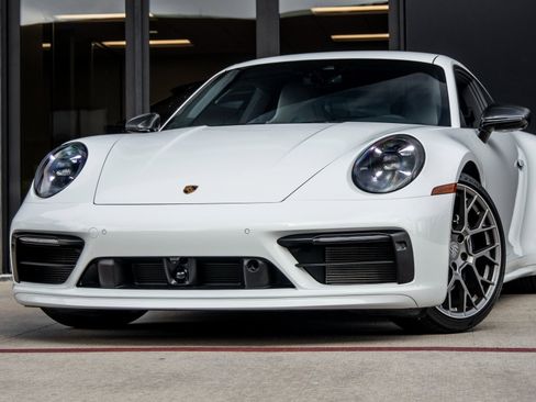 Certified 2022 Porsche 911 Carrera 4S image 7