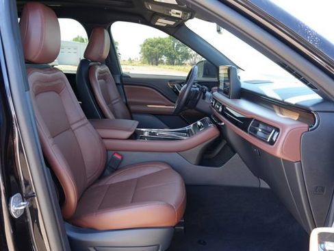 Used 2025 Lincoln Aviator Reserve w/ Jet Appearance Package AWD/4WD image 17