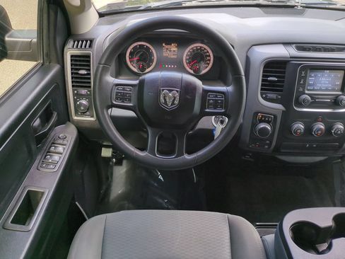Used 2018 RAM 1500 Express w/ Express Value Package AWD/4WD image 16