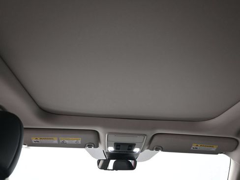 Used 2025 Honda Pilot Touring image 22