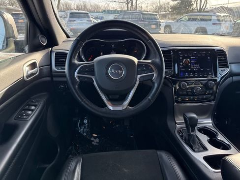 Certified 2021 Jeep Grand Cherokee Laredo X image 12