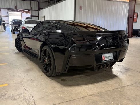 Used 2019 Chevrolet Corvette Stingray Coupe w/ 1LT image 7