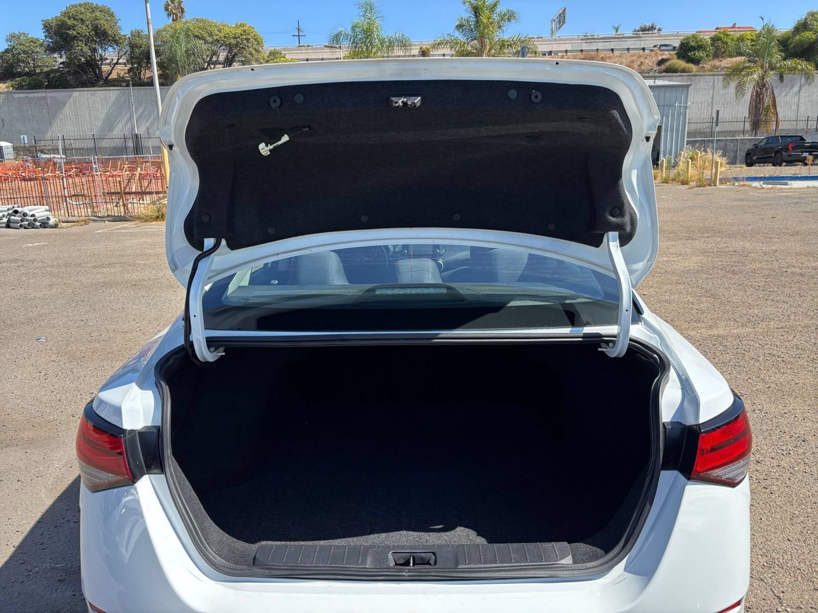 Used 2025 Nissan Sentra S FWD image 28