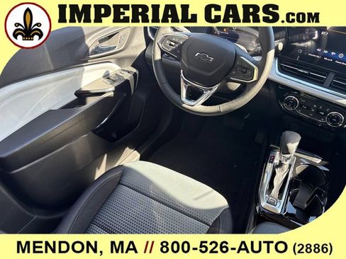 New 2026 Chevrolet Trax LT w/ Driver Confidence Package FWD image 18