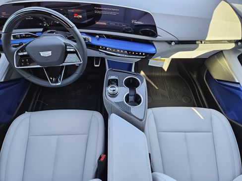 New 2026 Cadillac Optiq Luxury 1 image 19