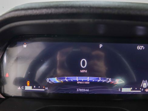 Used 2022 Jeep Grand Cherokee L Laredo image 15