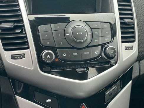 Used 2015 Chevrolet Cruze LT image 17