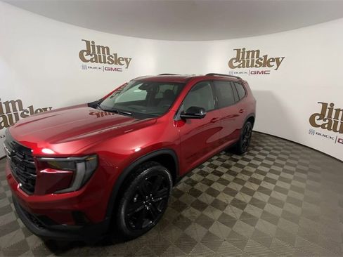 Used 2025 GMC Acadia Elevation w/ Black Edition image 4