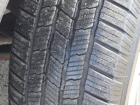 Used 2017 Chevrolet Equinox Premier w/ Enhanced Convenience Package image 11