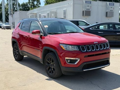 Used 2019 Jeep Compass Limited AWD/4WD image 4