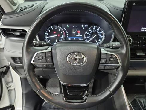 Used 2021 Toyota Highlander Platinum FWD image 27